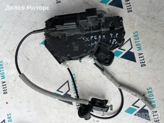 5TA839016H задна лява брава от Skoda SuperB комби 2. 0 TDI DSG 150 кс. , двигател DFG 105000 км.