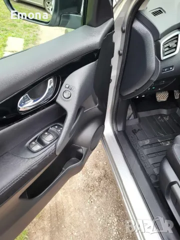 Nissan Quashqai, снимка 10 - Автомобили и джипове - 47037935