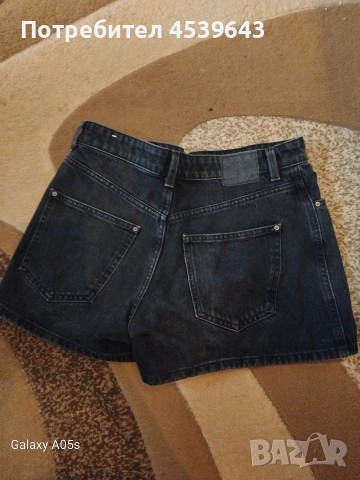 Дамски черни панталонки на Зара размер S, снимка 3 - Къси панталони и бермуди - 53289154