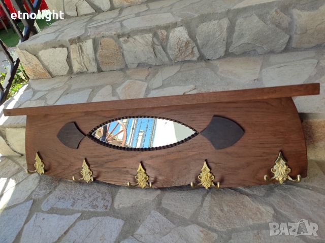 Старинна дървена закачалка с рафт с огледало и месингови двойни държачи , снимка 2 - Декорация за дома - 45312990