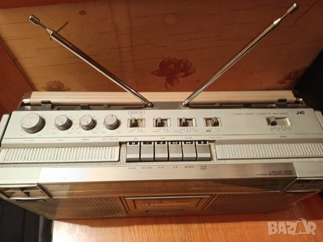 JVC RC 656 L, снимка 2 - Радиокасетофони, транзистори - 53878690