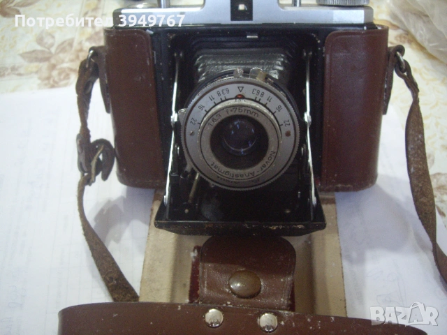 Стар мехов фотоапарат.