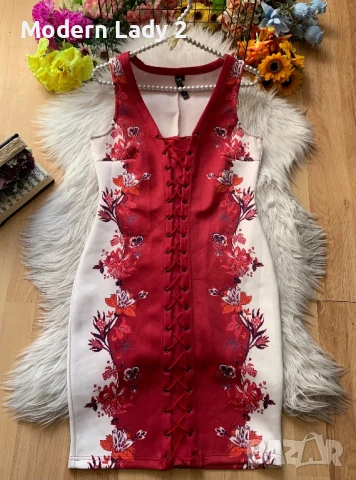 Рокля на цветя с връзки