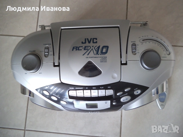 Портативна стерео уредба JVC, снимка 2 - Аудиосистеми - 53743533