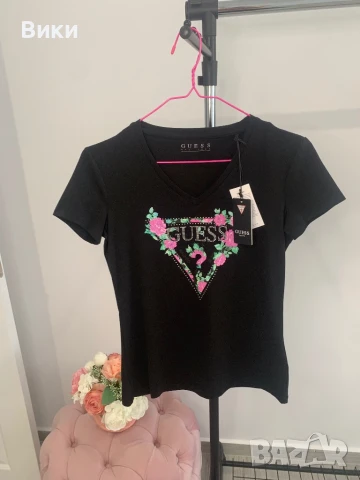 Нова тениска Guess, размер М, подходяща и за S, снимка 2 - Тениски - 50593700