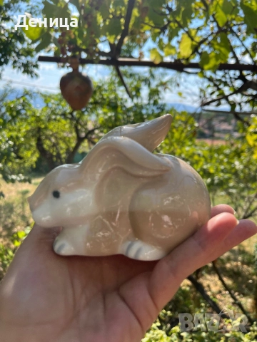 Страхотна муцунка🫶 Порцеланово зайче Липсва маркировка Размери-13/9 см Цена-30 лв, снимка 3 - Статуетки - 51478898