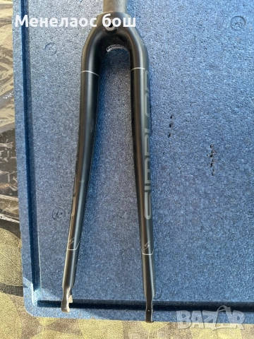 Shimano PRO PAVO – карбонова шосейна вилка (I-Cone, Carbon Monocoque, 28” / 700c).