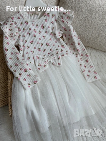 Красива бяла рокля с нежни цветя 🌸 нова! 