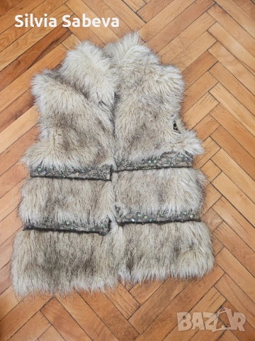 Дамски бежов елек