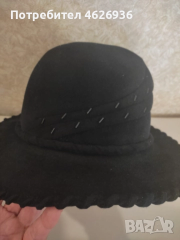 Дамска шапка с периферия