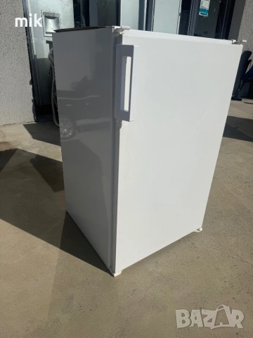 Малък хладилник Либхер с камера, снимка 3 - Хладилници - 53475361