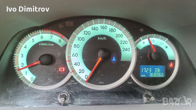 Toyota Corolla Verso 1.8 бензин, 7 места, снимка 3 - Автомобили и джипове - 46394630