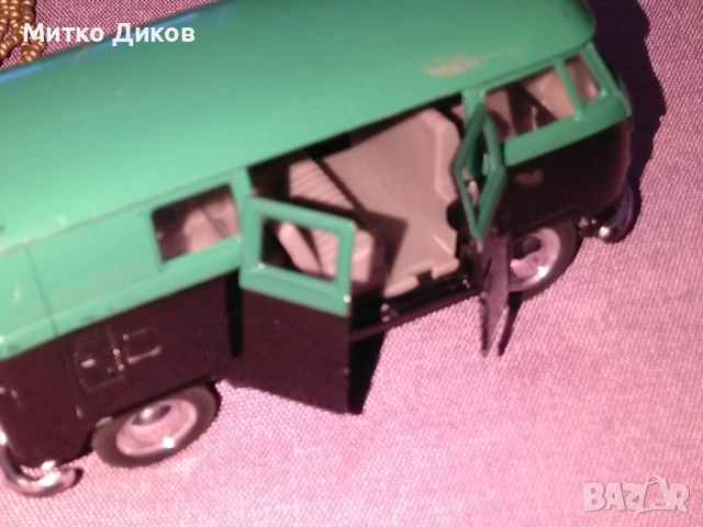 Модел: Volkswagen Classical Bus Производител: Kinsmart Мащаб: 1/32, снимка 7 - Колекции - 53323048