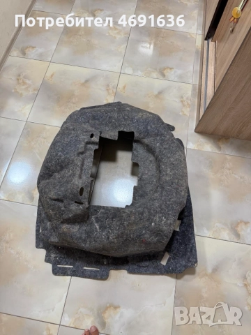 Платнено(кече или мокет) дъно в багажника на Ауди Audi A8 D4 4H само за 30лв. 4H0863544b, снимка 2 - Части - 52898131