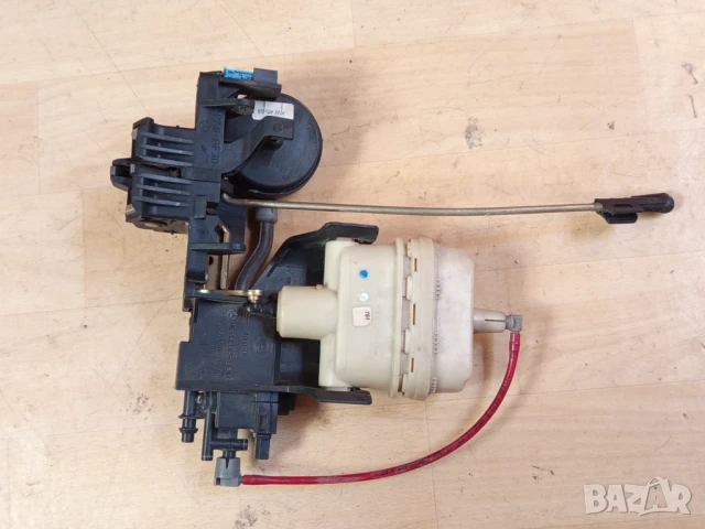  Заключващ механизъм - брава за багажник на MERCEDES S-class W220 CL C215, снимка 3 - Части - 51035462