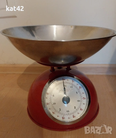 Продавам механичен кантар