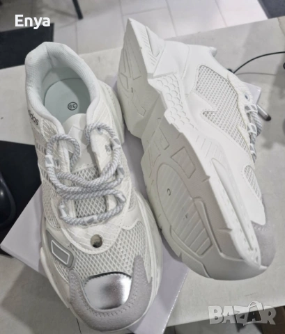 Дамски бели маратонки Adidas - №39, снимка 3 - Маратонки - 53781060