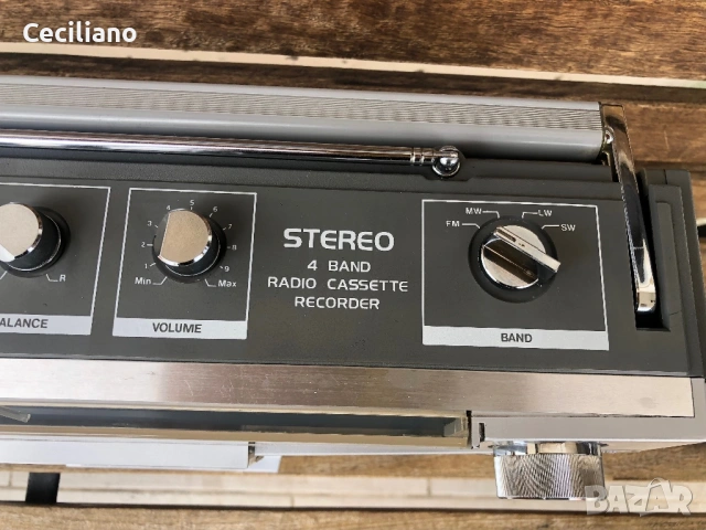 Радиокасетофон Club 6001(Germany) Много хубав звук!, снимка 12 - Радиокасетофони, транзистори - 53932042