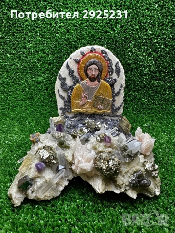 Ръчно изработена икона на Исус Христос с естествени кристали – калцит, пирит, галенит, кварц и амети