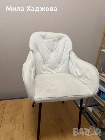 Бежови столове 