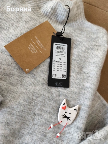 Vero Moda нов с етикет пуловер-поло с брошка, снимка 3 - Блузи с дълъг ръкав и пуловери - 53724693