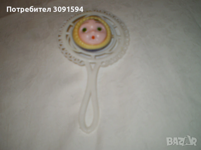 Ретро стара бебешка играчка Бакелитова дрънкалка от твърда пластмаса