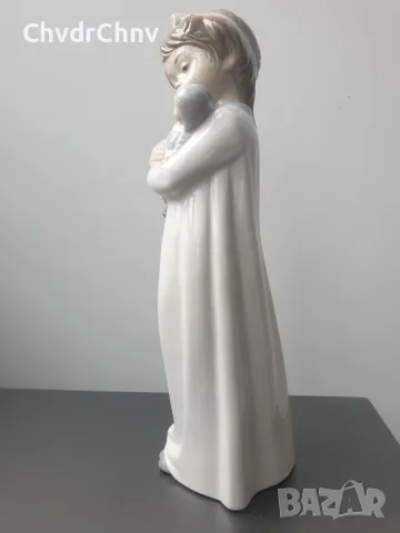 НАО ЛАДРО испанска порцеланова фигура на момиче с кукла-играчка/NAO Lladro статуетка 25см, снимка 2 - Колекции - 47123360