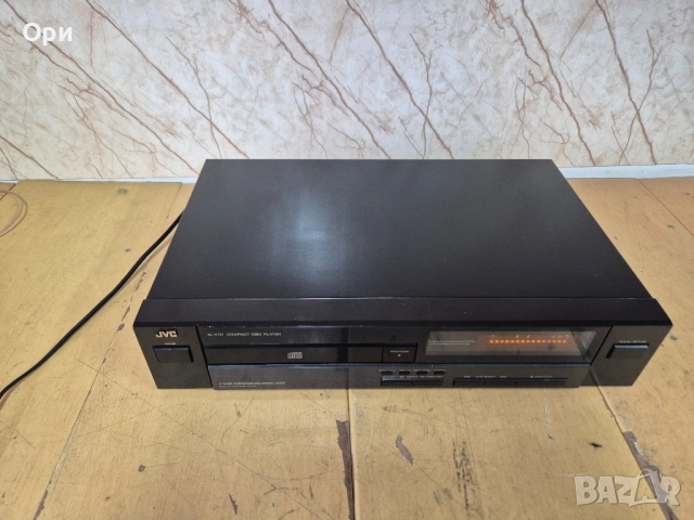 СД плеър JVC XL-V131BK, снимка 6 - Ресийвъри, усилватели, смесителни пултове - 50930300