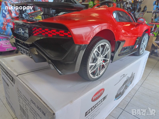 BUGATTI Акумулаторна кола Bugatti Divo, снимка 5 - Коли, камиони, мотори, писти - 53849097