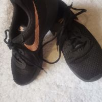 Оригинални маратонки Nike, снимка 4 - Маратонки - 45081521