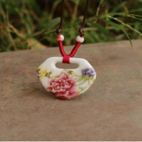 Дамско керамично колие висулка с цвете (006), снимка 1 - Колиета, медальони, синджири - 44988948