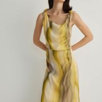 Maxi дълга жълта елегантна  рокля кръгло деколте широки презрамки с принт , снимка 1 - Рокли - 45654283