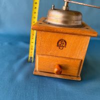 Ретро немска мелничка мелница дървена за мелене на кафе, снимка 11 - Антикварни и старинни предмети - 45143192