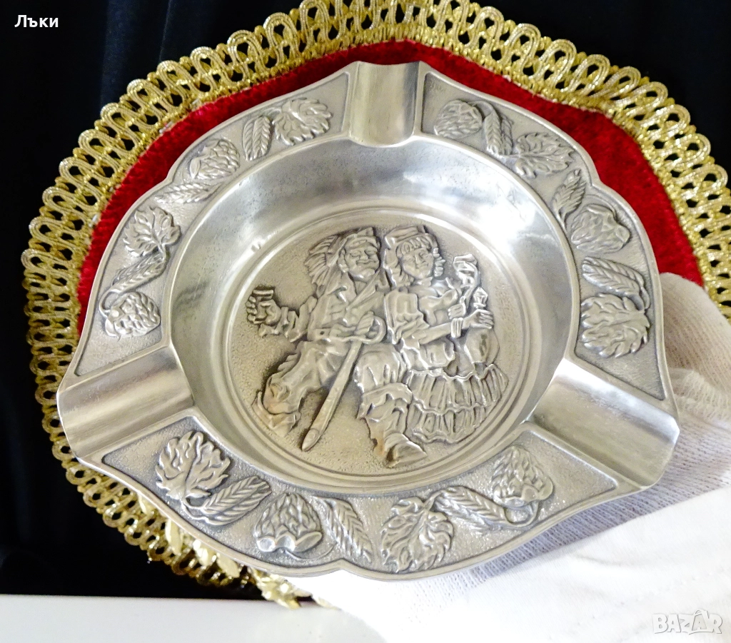 Калаен пепелник с Дама и Рицар,бира,хмел. , снимка 1