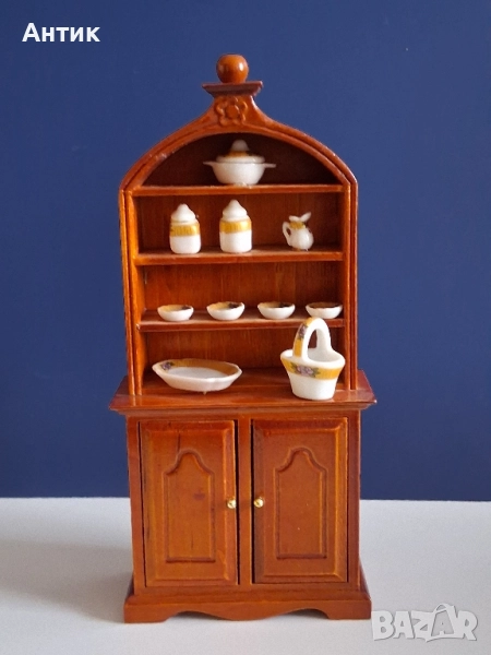 Старо Трапезно Дървено Шкафче с Посуда Миниатюра, снимка 1