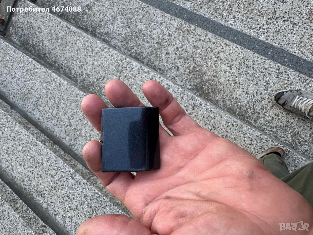 Капачка на предна броня на отвора на куката за теглене на Рено Лагуна само за 30лв. 20101007, снимка 1