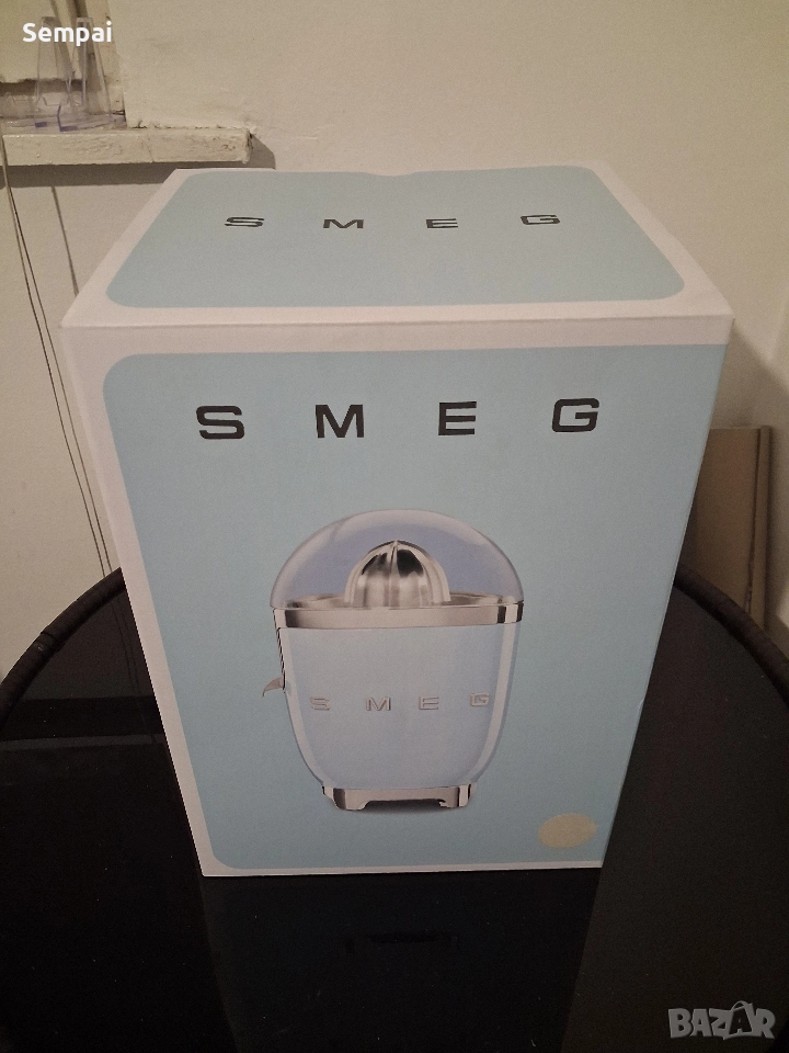 Цитрус преса Smeg нова,фабрично опакована, синя, снимка 1