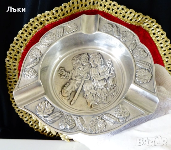 Калаен пепелник с Дама и Рицар,бира,хмел. 