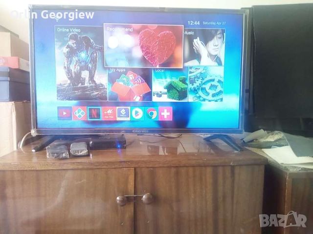 ТВ CROWN 32 + TV BOX 4k 5G Pro, снимка 1 - Приемници и антени - 45482537