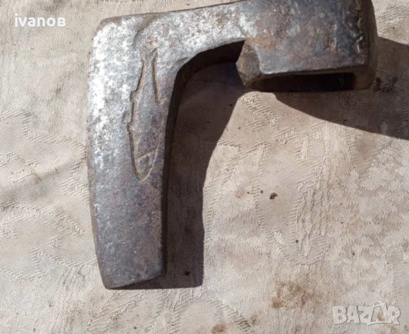 малка стара брадвичка с маркировки