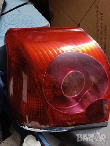 Заден стоп тойота авенсис