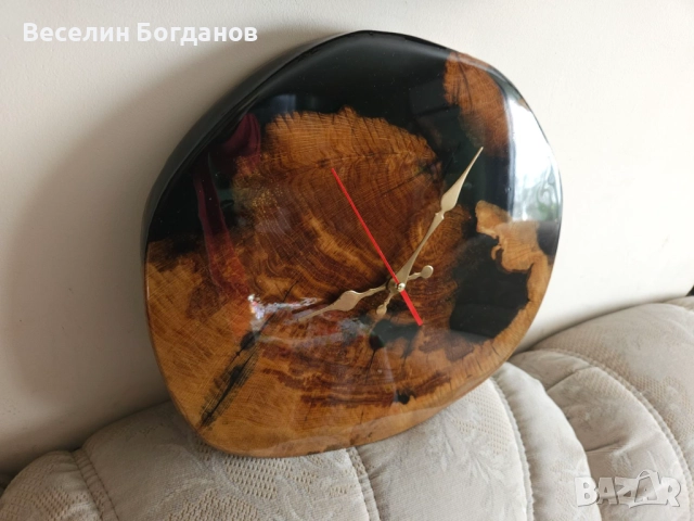 Часовник изработен от епоксидна смола и дърво , снимка 3 - Стенни часовници - 52951976