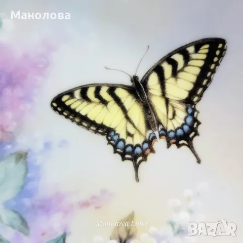 Винтидж порцеланова, колекционерска чиния от Lena Liu "Western Tiger Swallowtails" , снимка 3 - Антикварни и старинни предмети - 48925404