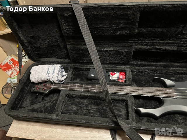 Продавам бас "LTD Black Metal Edition", снимка 5 - Китари - 53541320