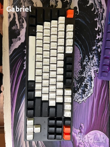 Продавам 2 клавиатури.Първата е cougar puri mini.Втората е keychron c1 , снимка 2 - Клавиатури и мишки - 52244813