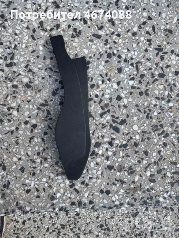 Пластмаса за лява панта на преден капак на Ауди Audi A8 D4 H4 само за 30лв. 4h0823315C