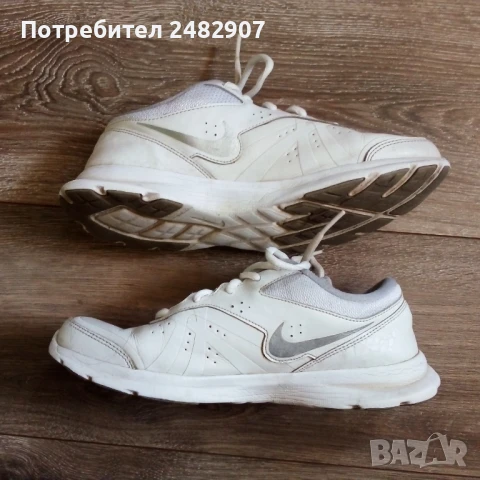 Дамски маратонки Nike, снимка 5 - Маратонки - 51286854
