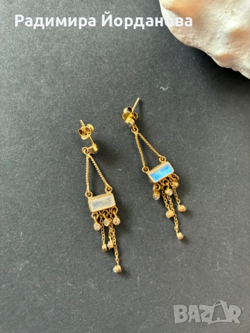 Обеци с лунен камък