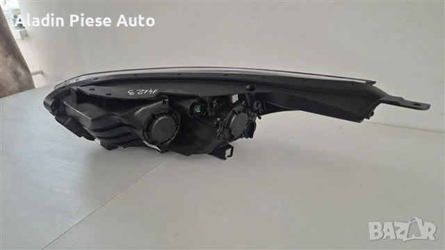 Десен фар Kia Ceed Facelift година 2021 2022 2023 2024 2025 Халогенна LED лупа код 92102J7051 , снимка 3 - Аксесоари и консумативи - 53944968