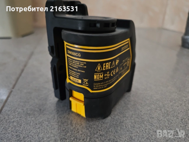 Зелен линеен лазерен нивелир DeWALT DW088CG, 20 м, 0.3 мм/м , снимка 4 - Други инструменти - 53932394